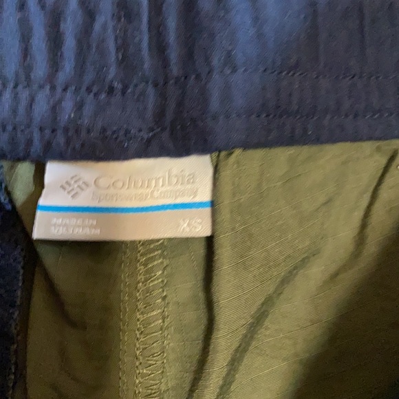 BNWOT Columbia rugged/camping graphic waterproof shorts women’s size XS - Picture 4 of 10